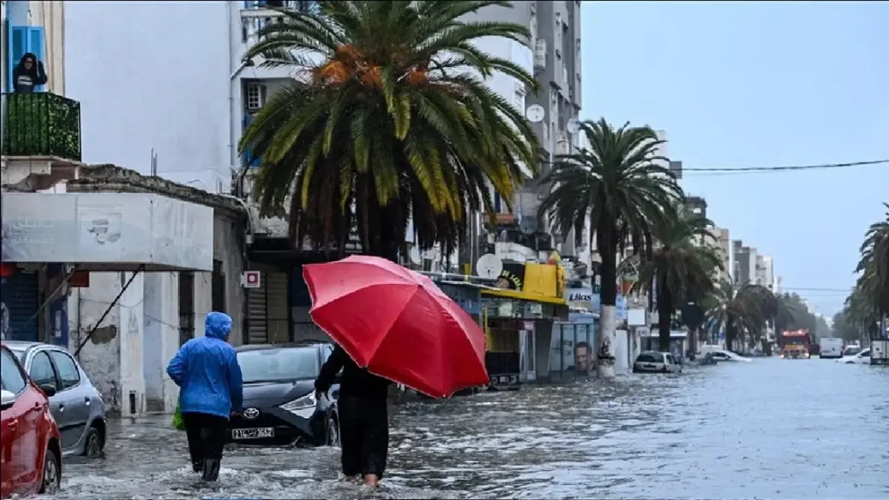 تقلبات جوية حادة.. خرائط الأمطار والمنخفضات القطبية تضرب 7 دول عربية